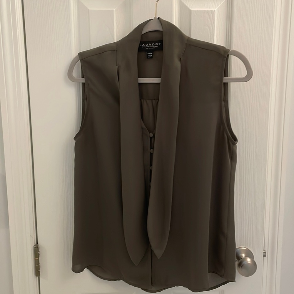Laundry by Shelli Segal olive green button up blouse, size S/P/CH